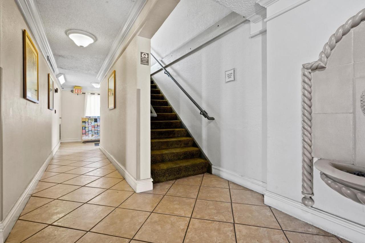 La Quinta Inn By Wyndham Costa Mesa Orange County Экстерьер фото