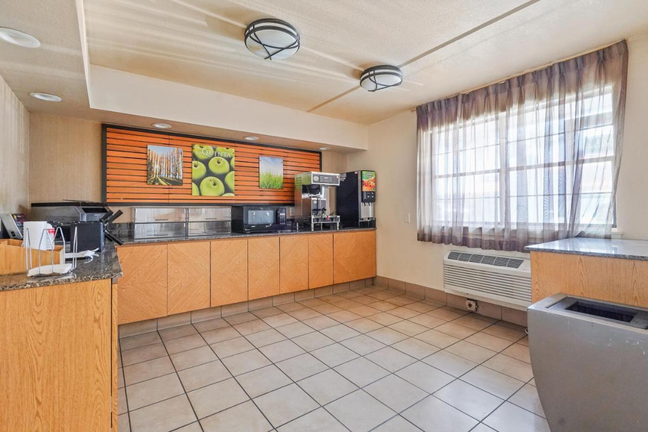 La Quinta Inn By Wyndham Costa Mesa Orange County Экстерьер фото