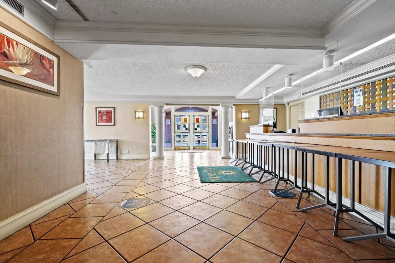 La Quinta Inn By Wyndham Costa Mesa Orange County Экстерьер фото