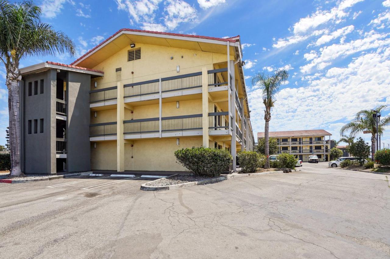 La Quinta Inn By Wyndham Costa Mesa Orange County Экстерьер фото