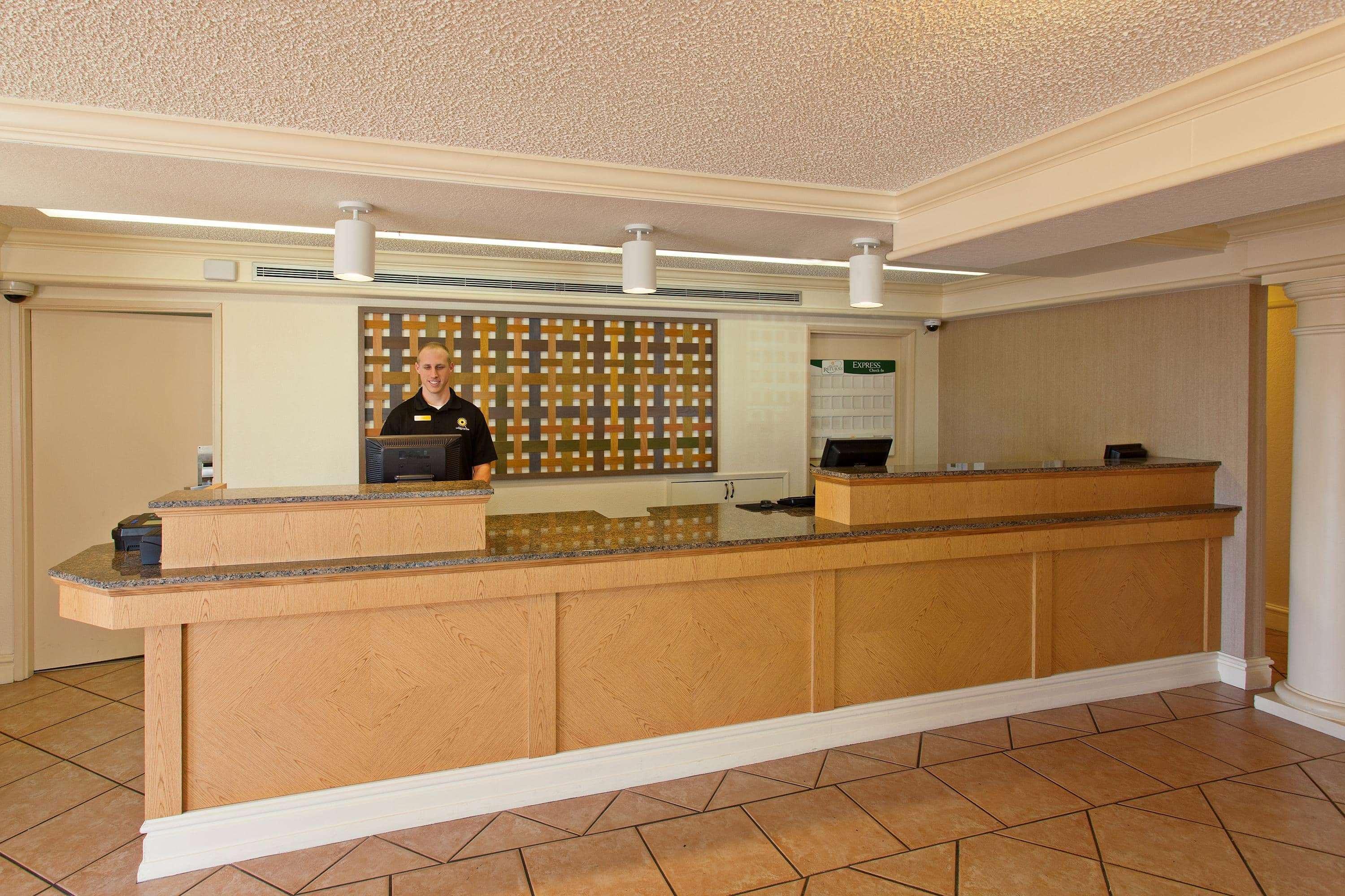 La Quinta Inn By Wyndham Costa Mesa Orange County Экстерьер фото