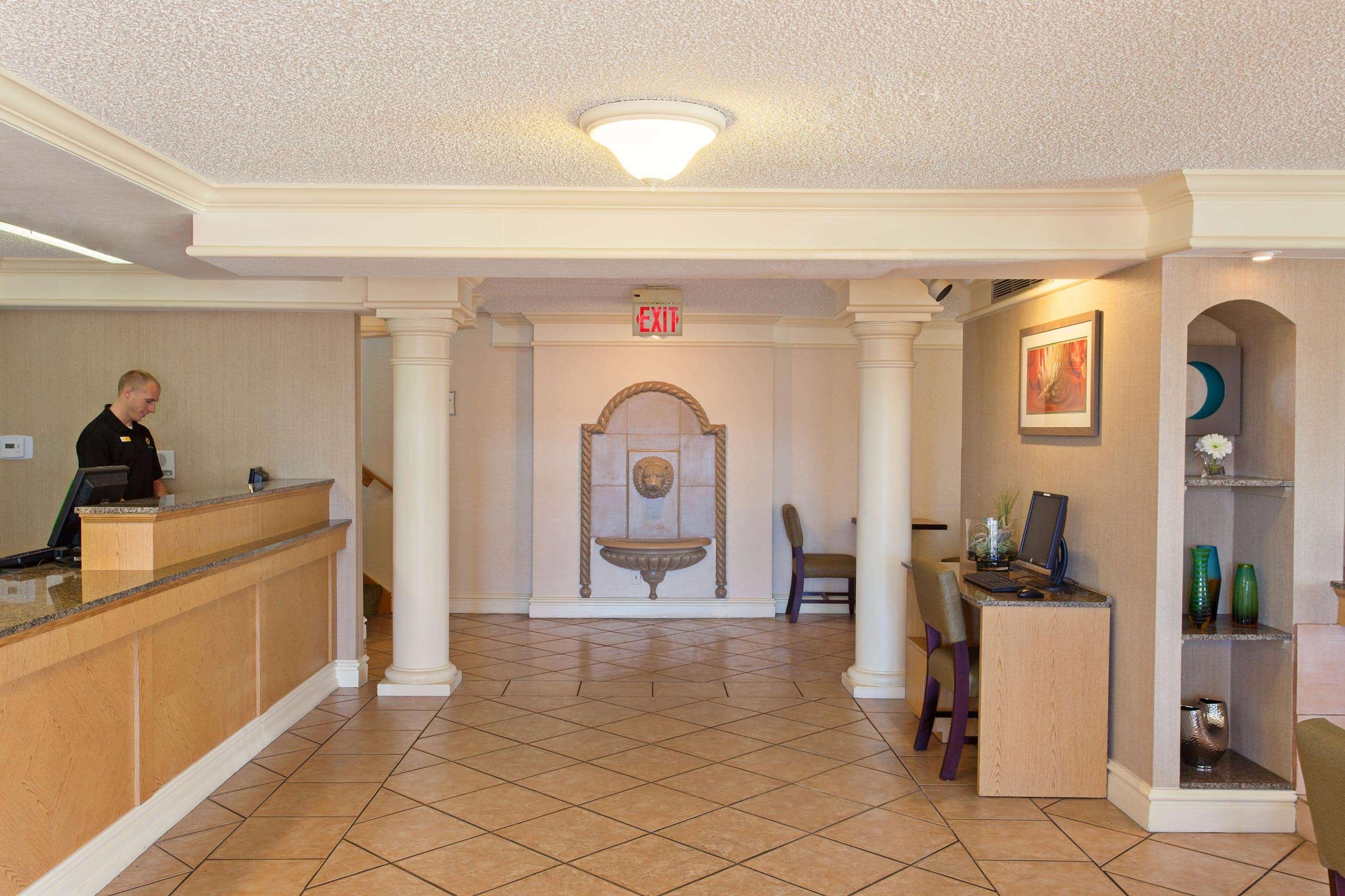 La Quinta Inn By Wyndham Costa Mesa Orange County Экстерьер фото