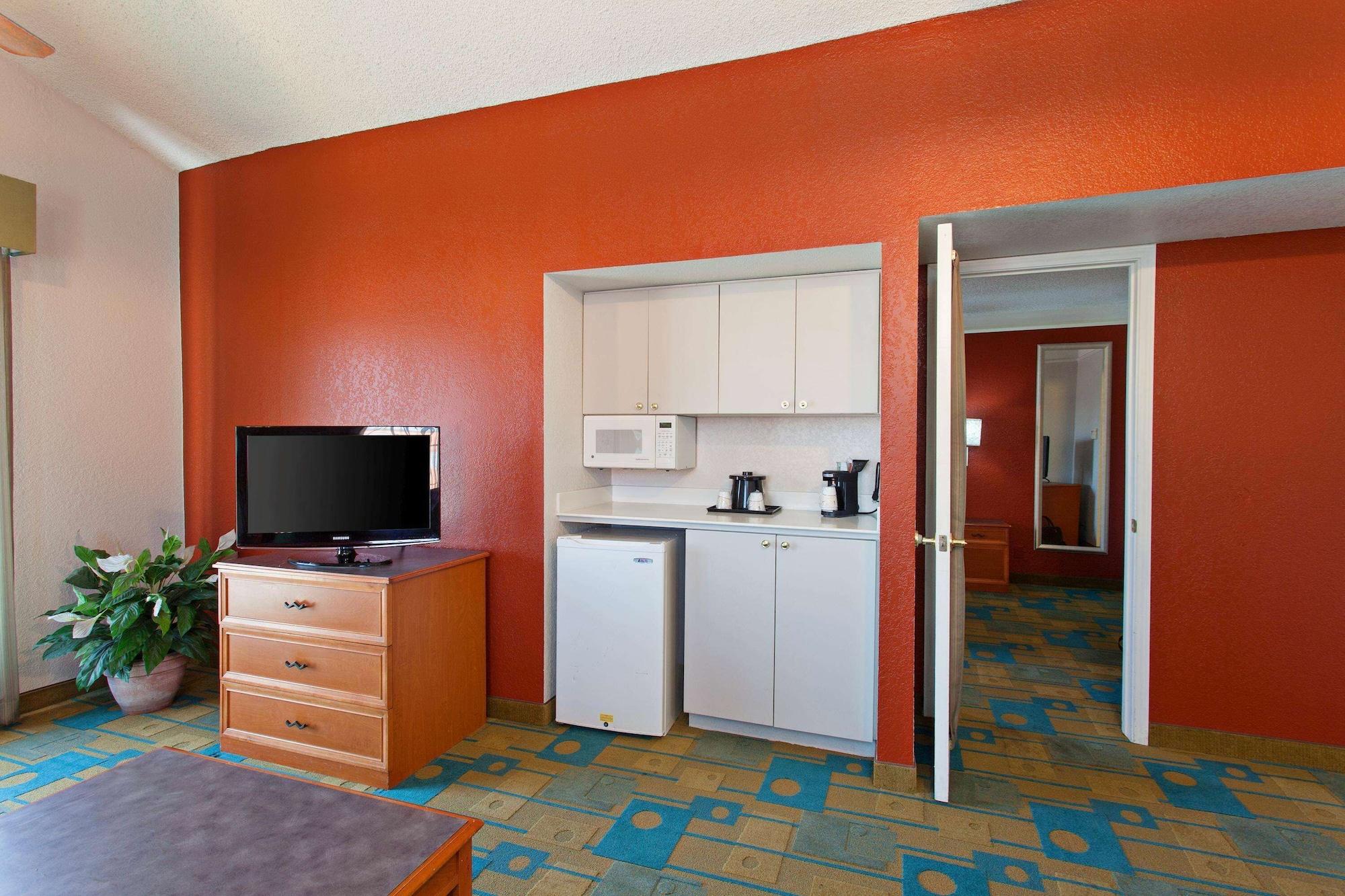 La Quinta Inn By Wyndham Costa Mesa Orange County Экстерьер фото